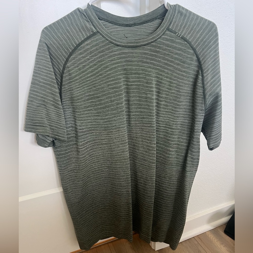 Lululemon Metal Vent Tech Tee